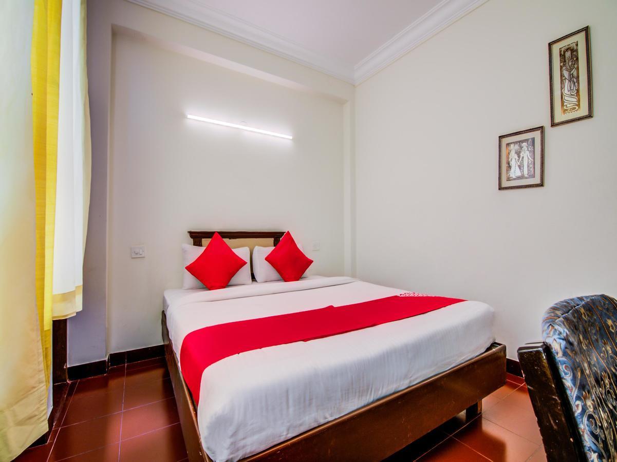 העיר בנגלור Hotel Golden Gates מראה חיצוני תמונה