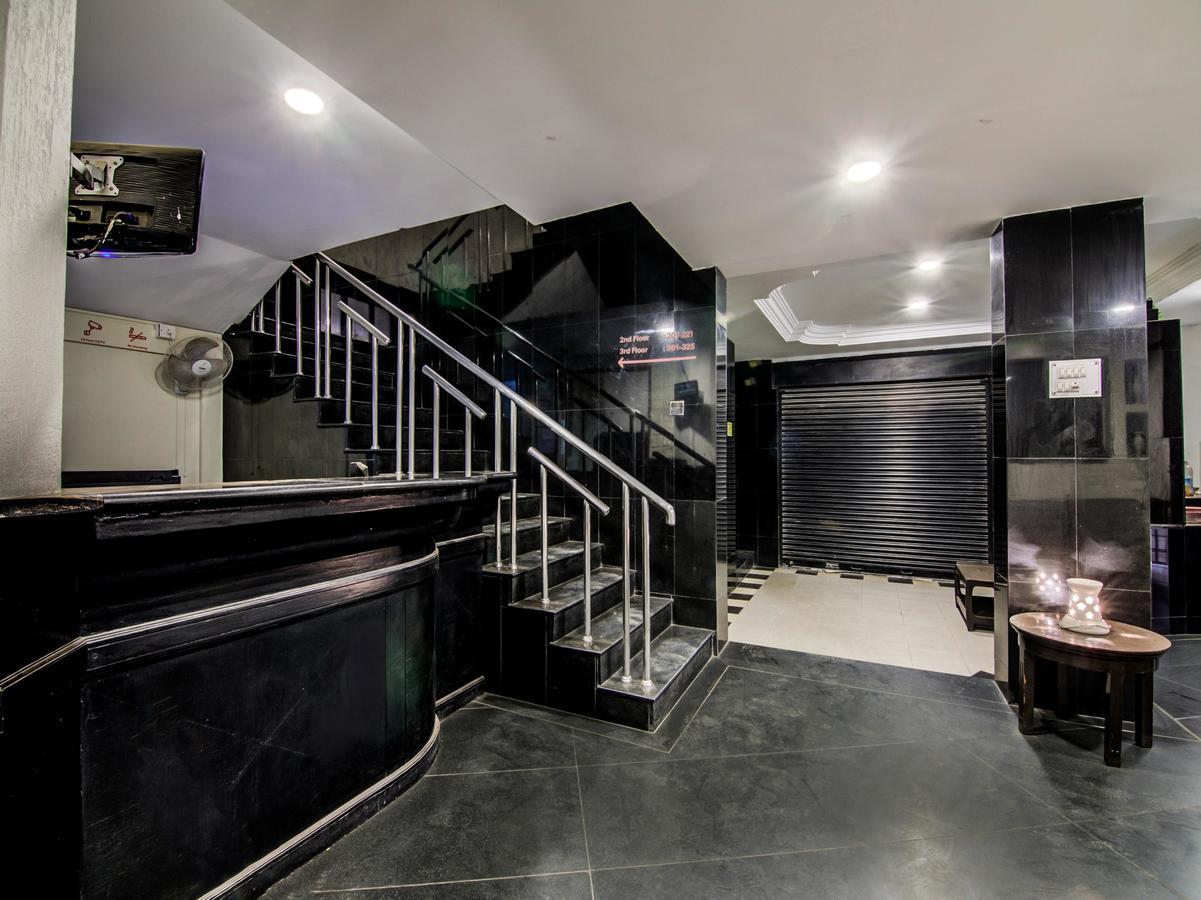 העיר בנגלור Hotel Golden Gates מראה חיצוני תמונה