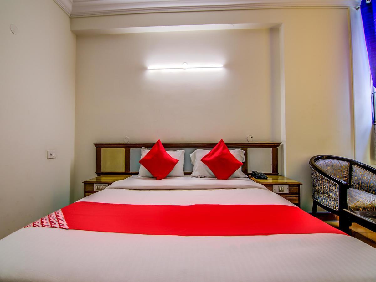 העיר בנגלור Hotel Golden Gates מראה חיצוני תמונה