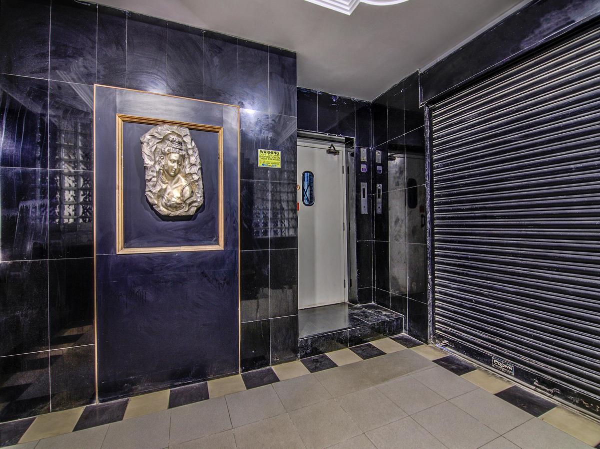 העיר בנגלור Hotel Golden Gates מראה חיצוני תמונה