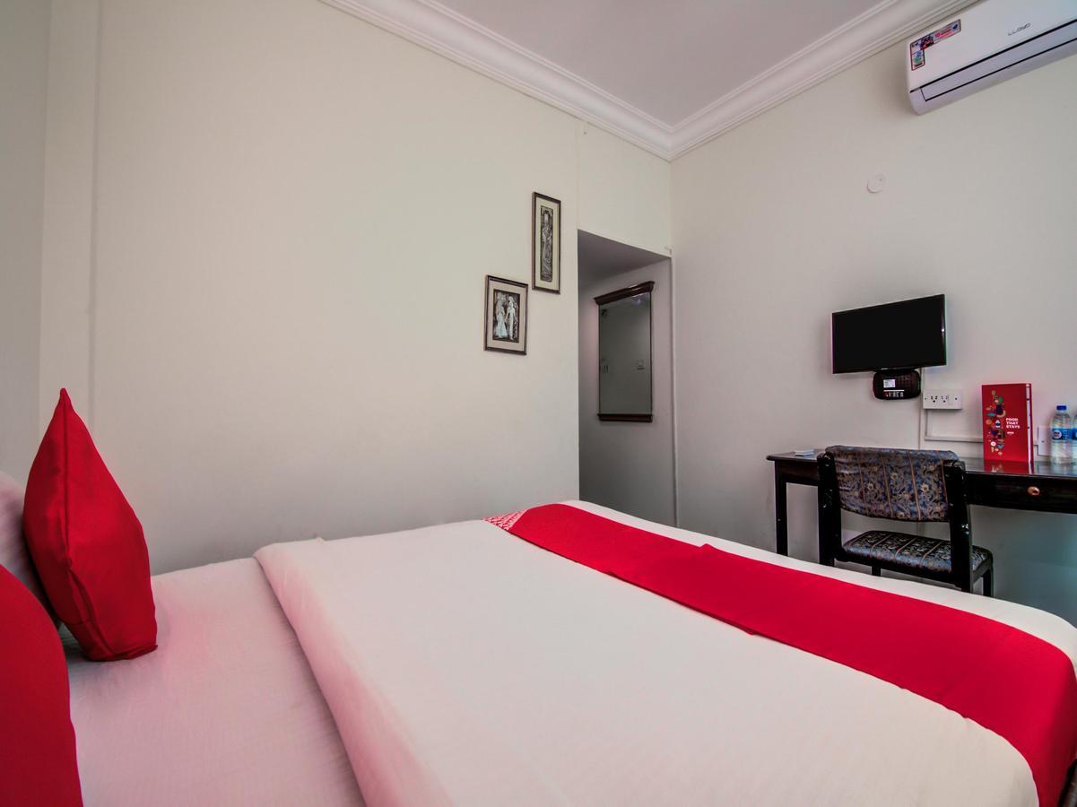 העיר בנגלור Hotel Golden Gates מראה חיצוני תמונה