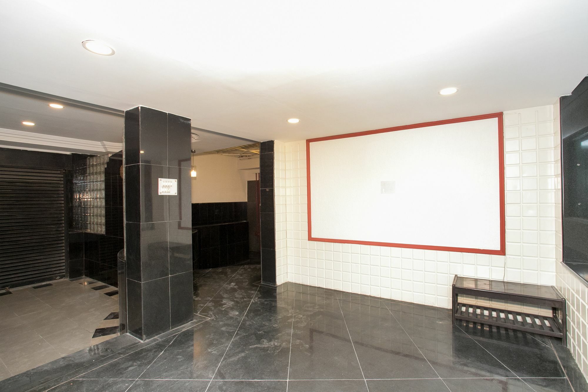 העיר בנגלור Hotel Golden Gates מראה חיצוני תמונה