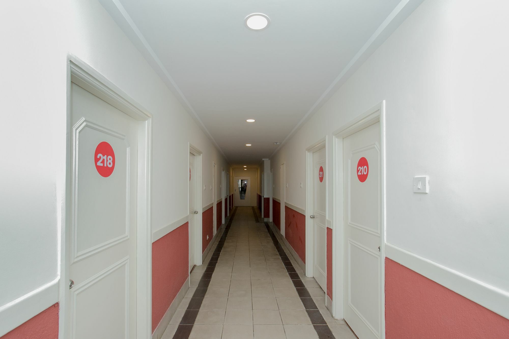 העיר בנגלור Hotel Golden Gates מראה חיצוני תמונה