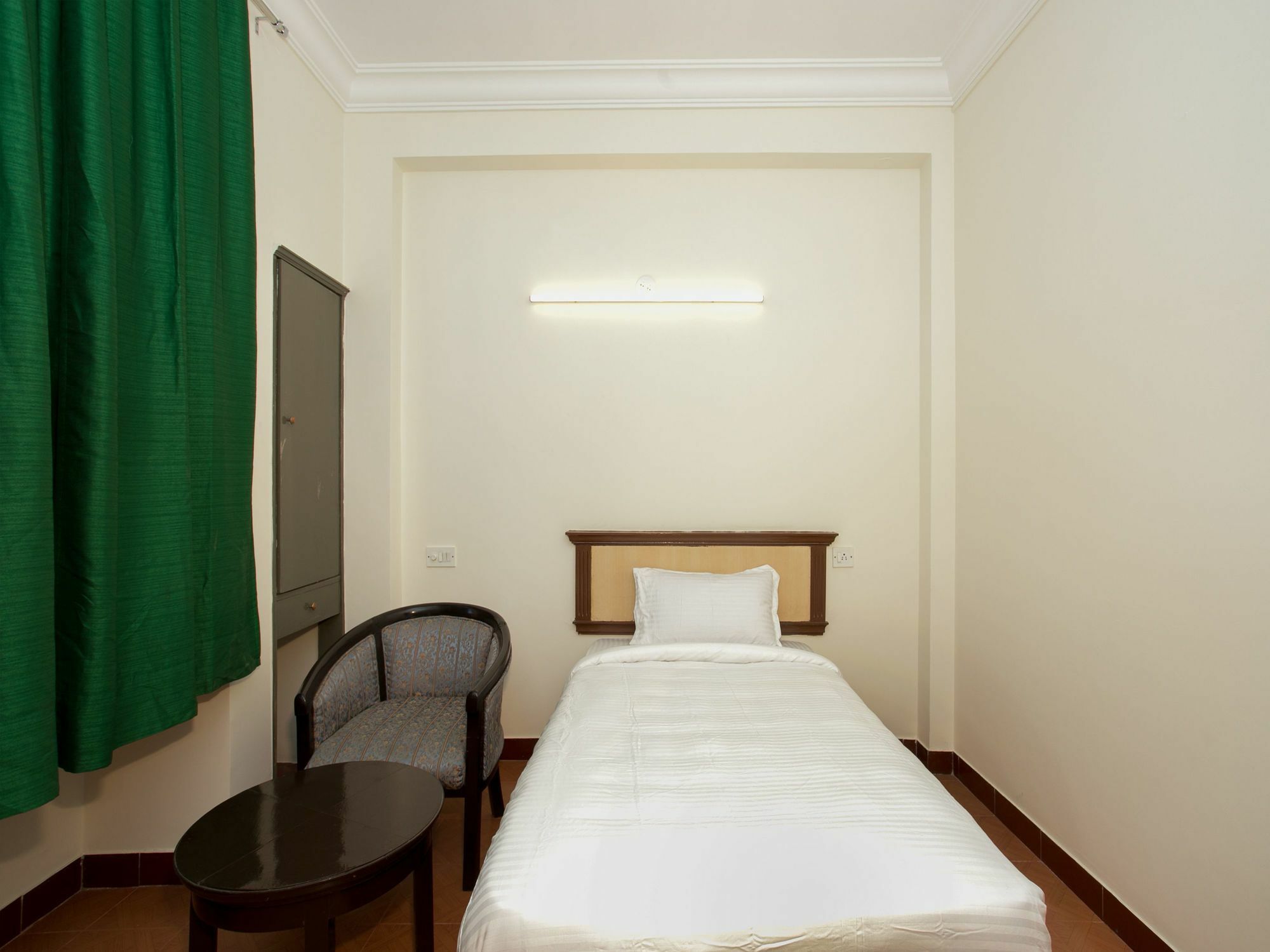 העיר בנגלור Hotel Golden Gates מראה חיצוני תמונה